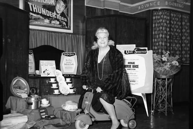 Tessie O'Shea at the Odeon in 1958