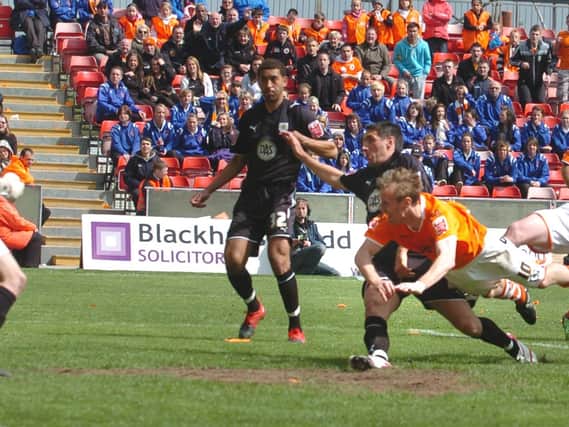 Brett Ormerod scores Blackpool's crucial goal