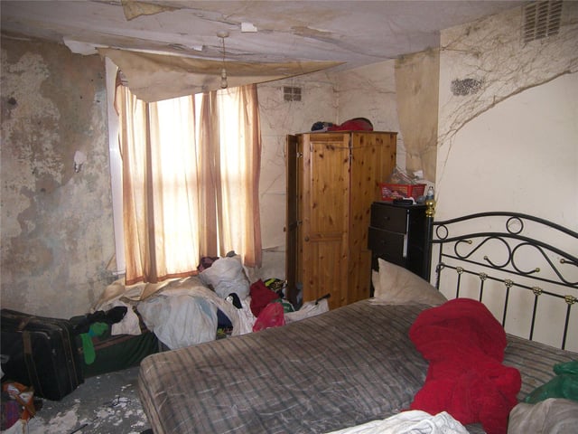 The property will be sold as seen with all contents, fixtures and fittings included