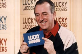 Lennie Bennett as host of Lucky Ladders