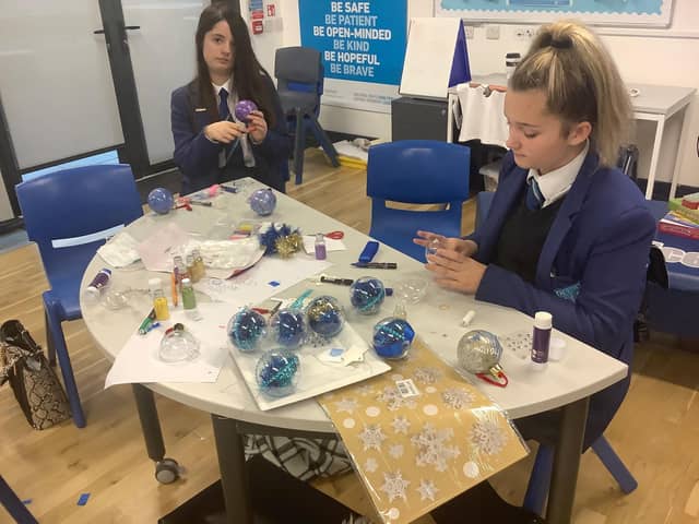 Highfield pupils make decorations
