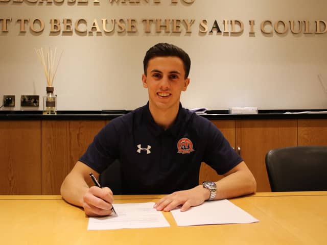 Sam Osborne signs for Fylde, having impressed against the Coasters for Leamington this seasom