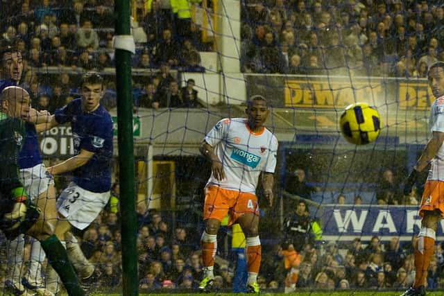 Jason Puncheon scores for Blackpool at Everton