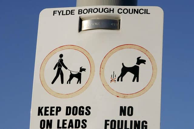 Keep dogs on leads and no fouling signs in Fylde