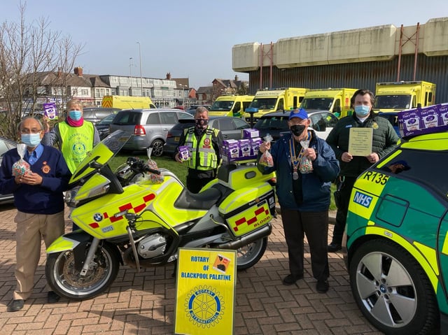 L-R: Rotarians Vas Vasudev and Diane Glister, North West Blood Biker Mark Rooker, club president Terry Harrison and senior paramedic James Gorier. Photo: Palatine Rotary Club