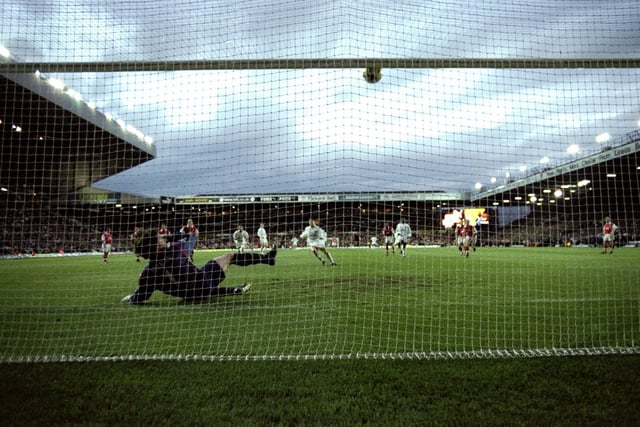 Ian Harte misses from the penalty spot after hitting crossbar during the Premiership clash against Arsenal at Elland Road.