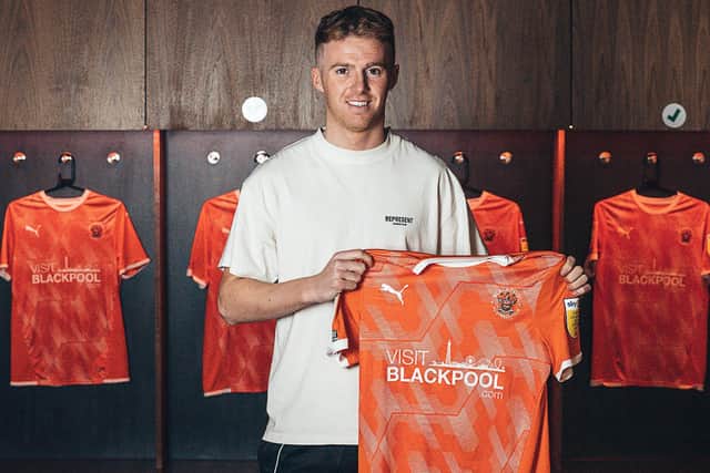 Kirk becomes the second new arrival at Bloomfield Road this month