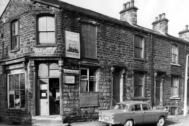 A shoe repair shop at the corner of Elder Road with Scarbro Crescent in February 1967.