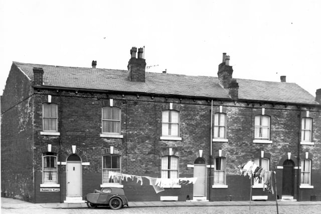 Back-to-back houses on the odd numbered side of Barmouth Place in March 1966.