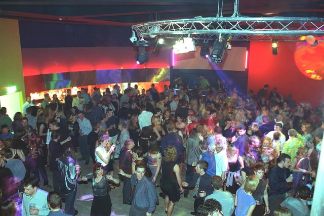 Partygoers at The Hub, Poulton 1999