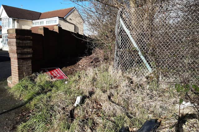 The blocked entrance to footpath 11 on Preston New Road