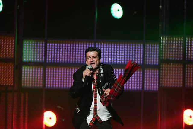 Les McKeown performs at the Countdown Spectacular 2 at Acer Arena on August 24, 2007 in Sydney, Australia