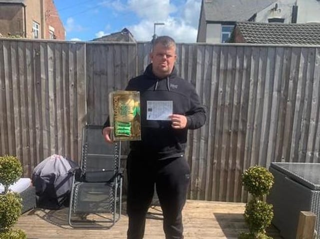 Big Ryan Smith with the signed Tyson Fury glove