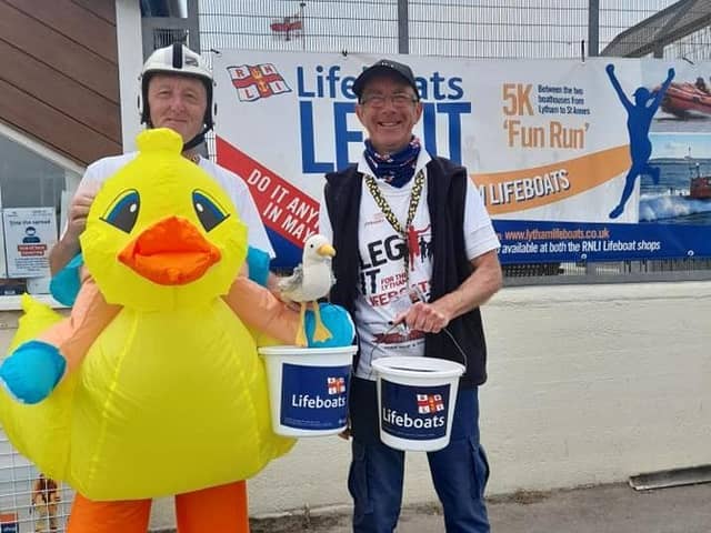 Derek Fleet (left) and Nick Wareing were among the fund-raisers for the RNLI