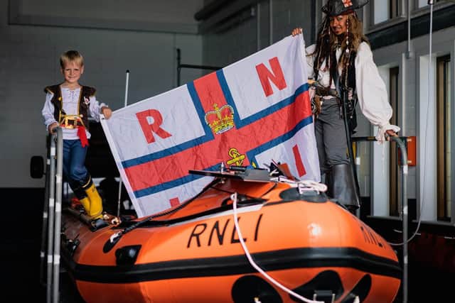 Henry fund-raising with 'Captain Jack'