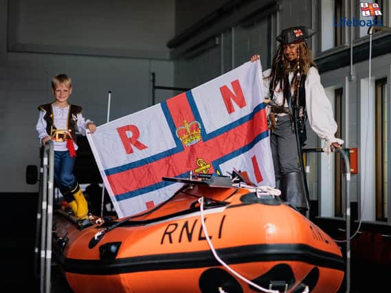 Henry fund-raising with 'Captain Jack'