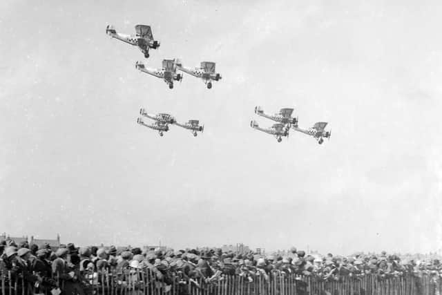 Horsley Day Bombers, "gigantic machines" which took part in the  Air Pageant at Squires Gate Airport in 1928