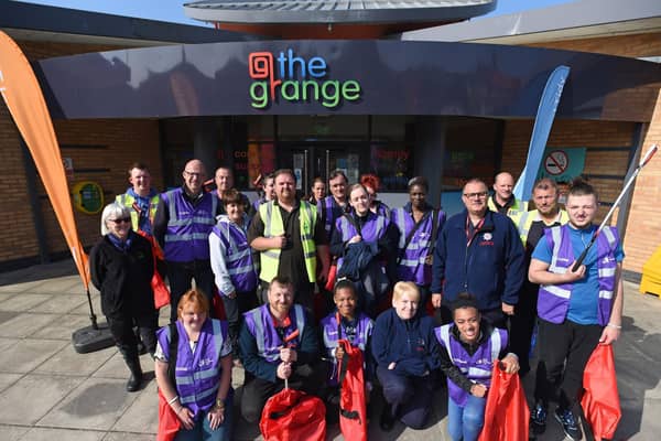 People rallying together a the @The Grange community Centre to do a litter pick. The centre is the hub for community activities and has been really busy since reopening after lockdown