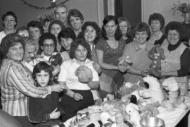 RETRO 1979 Visitors to  Sherwood House Christmas Fayre