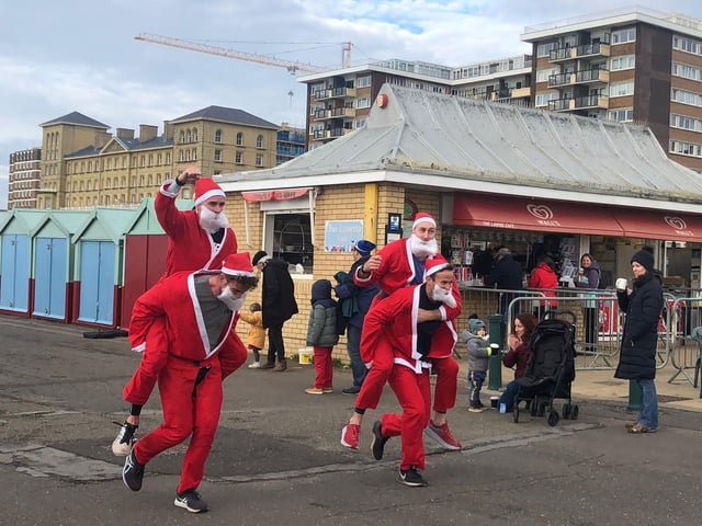 Santa piggy backs!