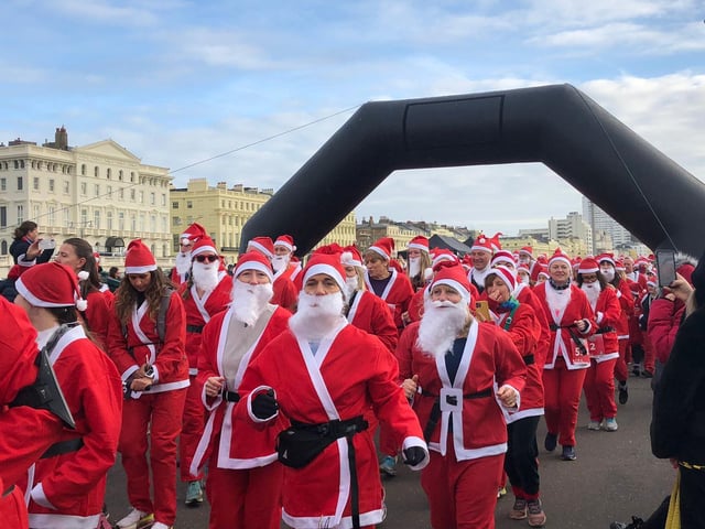 The 2021 Santa Dash begins on Hove seafront