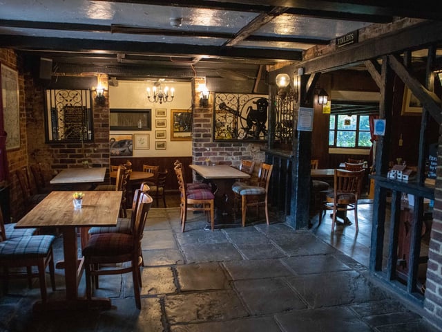 Lambs Green Road, Horsham SUS-220314-100155003
