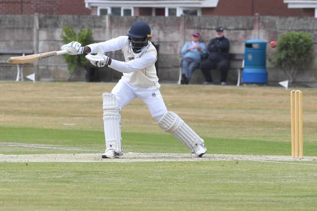 Professional Yohan De Silva propelled St Annes towards victory with 94
