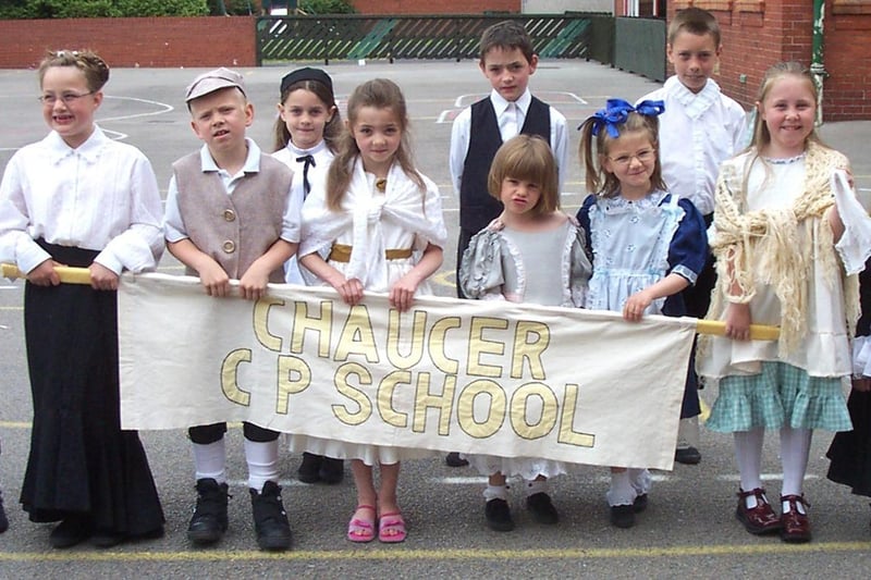 Chaucer Primary School ready for the Mount Celebrations, 2002
