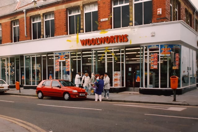 Woolworths, South Shore in 1991