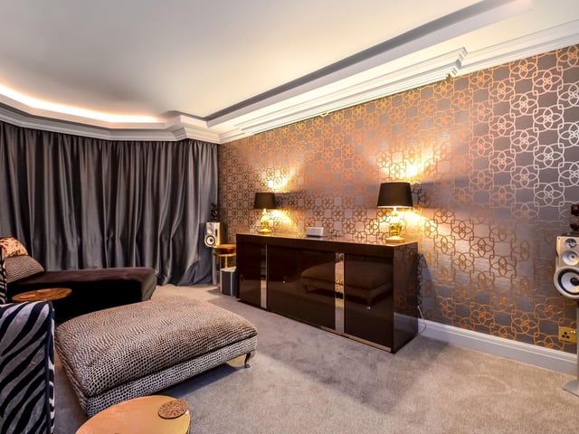 This is Rathgar. A four bedroom home in Portsdown Hill Road, Bedhampton, that is on sale for £1.19m. It is listed by Fine and Country.