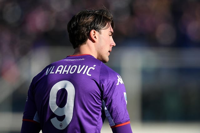 Arsenal are said to be willing to part with a hefty £68m to land Fiorentina striker Dusan Vlahovic, but could struggle to sign the player due to his apparent desire to stay with his side until the end of the season. He's scored 18 goals in 19 games so far this season. (Gazetta Dello Sport)