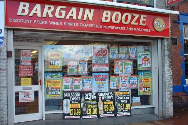 Bargain Booze was next to the Royal Oak in 2003