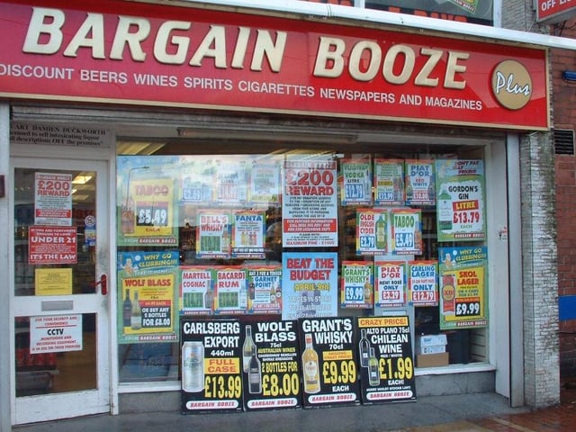 Bargain Booze was next to the Royal Oak in 2003