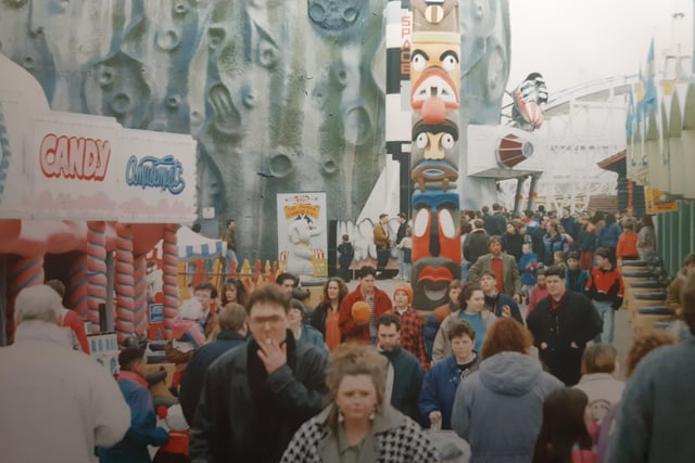 This photo was March 8th 1993 and the caption on the back told how 40,000 people had poured into the theme park during the weekend to enjoy cut price rides. The weather was rubbish though