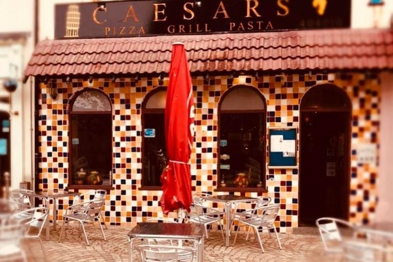 Caesar's Pizzeria on Cedar Square has a rating of 4.5 out of 5 from 199 Google reviews