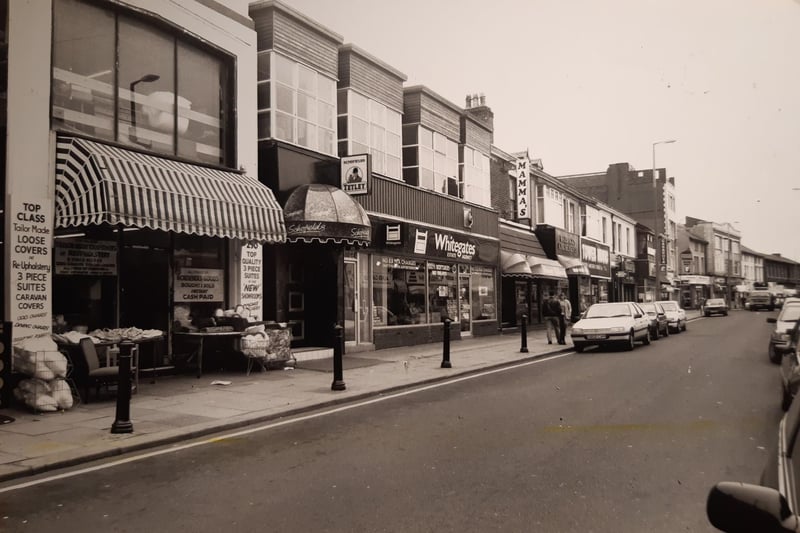 Topping Street in May 1990. What looks like a soft furnishings shop, Schofields nightclub, Whitegates Estate Agents and Mamma's restaurant