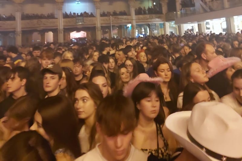 Fans wait for Inhaler to come on stage