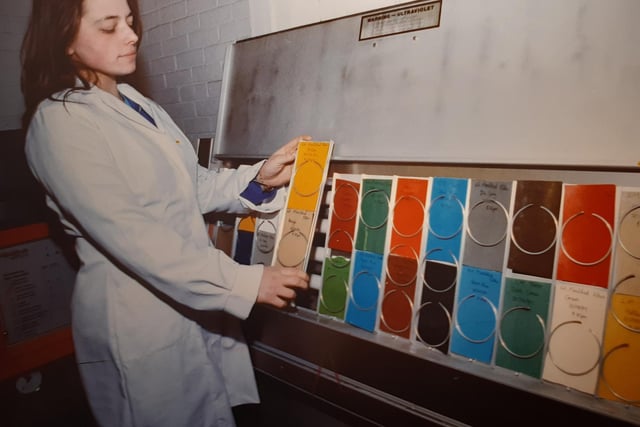 Joanne Ashton tests the effects of sunlight on coloured plastics at Glasdons in March 1990