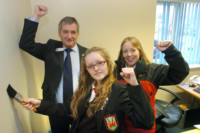 Beacon Hill High pupil Devon Bailey won £10,000 in a schools competition to refurbish her classroom. L-R are headteacher Michael Wilmore, Devon Bailey (14) and Rachel Day from the Blackpool Youth Service, 2006
