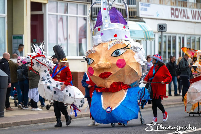'Queen Elizabeth' joins the parade