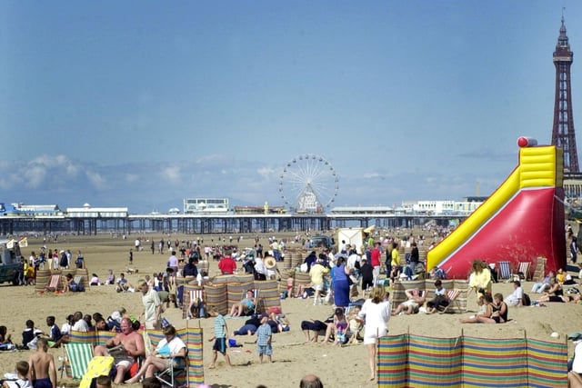 Crowds flock to Blackpool beach as temperatures soar in 2002