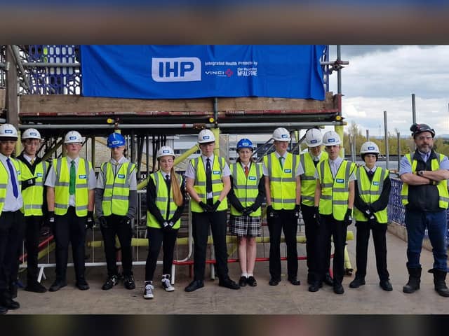 Year 10 on their construction visit