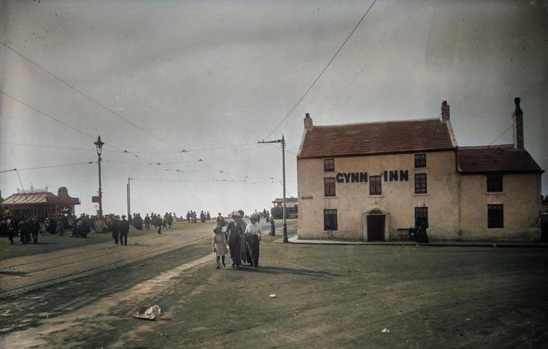 A colourised picture of the Gynn Inn at the turn of the century