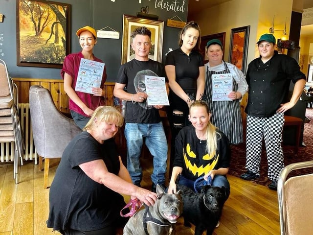 The canine-crazy staff welcomed us and our pups with huge smiles as we entered. Zula and Finn received enough 'pats' and 'strokes' to last a lifetime as each member of the Bellflower team loves dogs. Quick to tell us about the 'Silent night event' coming up on Bonfire night for pups who don't like fireworks to gather away in a quieter spot and the 'Meet Santa-Paws' Christmas extravaganza, it became clear the dogs were the main focus for this lunch out and many to come.