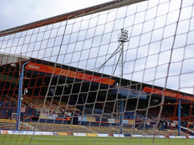 The Seasiders head to Kenilworth Road for the early kick-off on Saturday