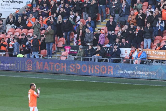 There is an average attendance of 10,667 at Bloomfield Road.