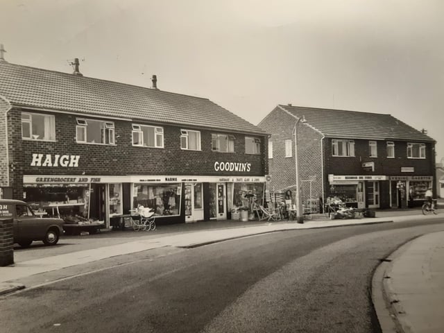 Beechwood Drive shops, possibly late 70s, early 80s