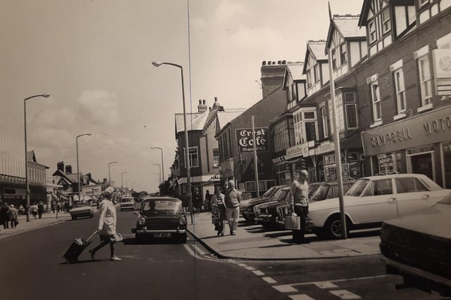 Do you remember these shops and cafes? This was in 1975