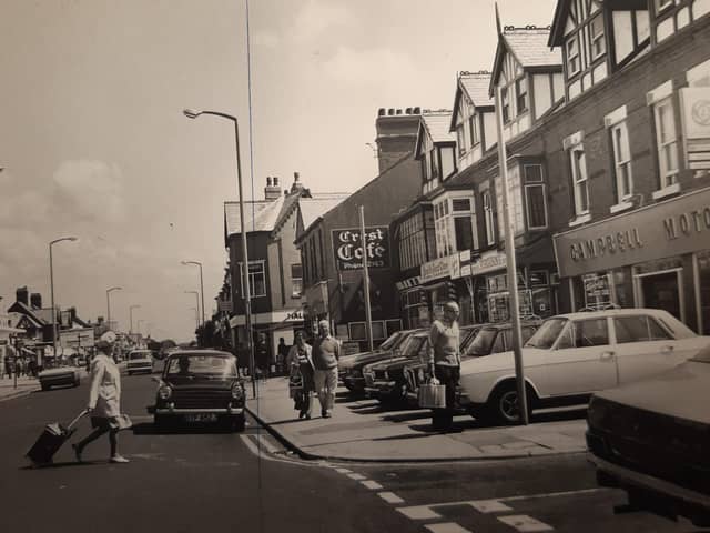 Do you remember these shops and cafes? This was in 1975