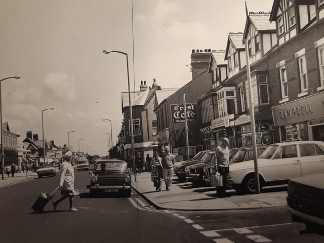 Do you remember these shops and cafes? This was in 1975